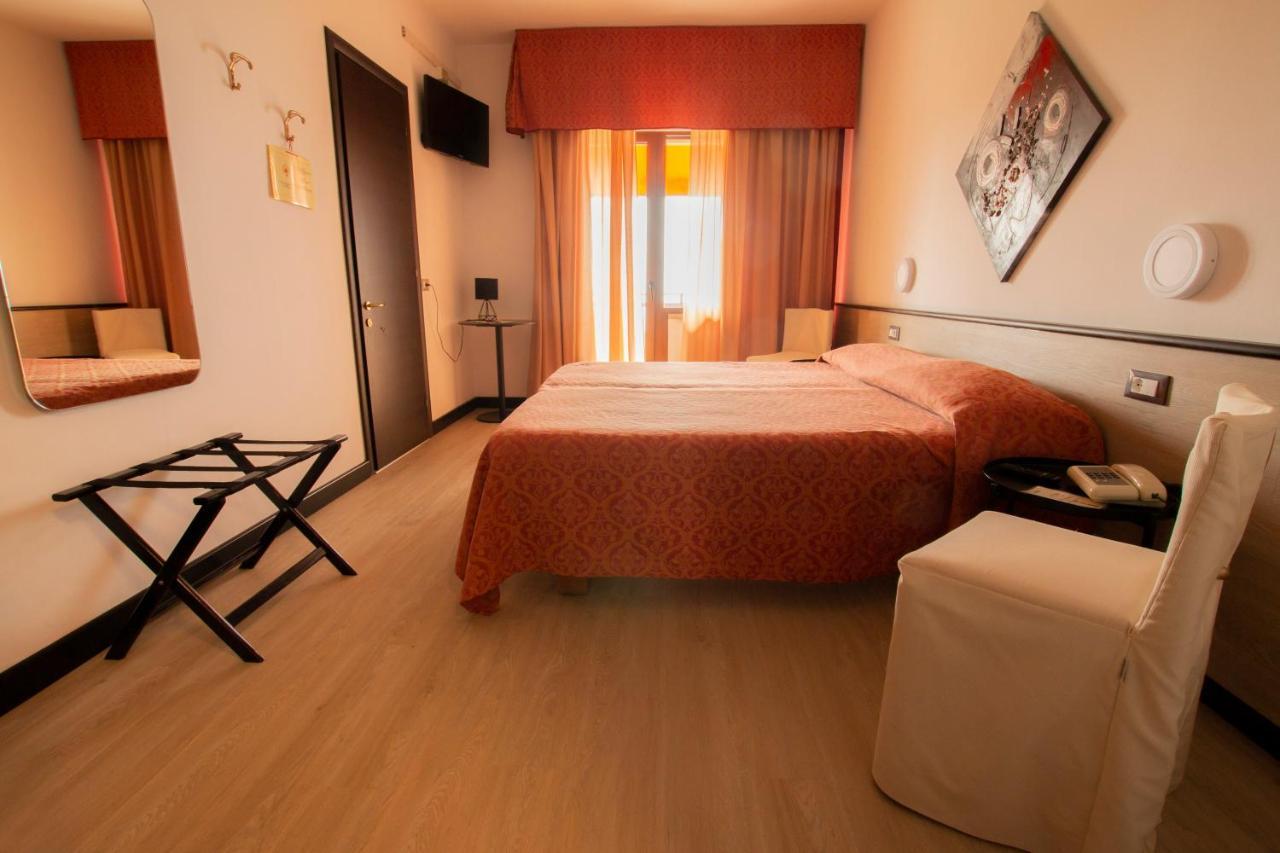 Hotel San Zeno San Zeno di Montagna Luaran gambar