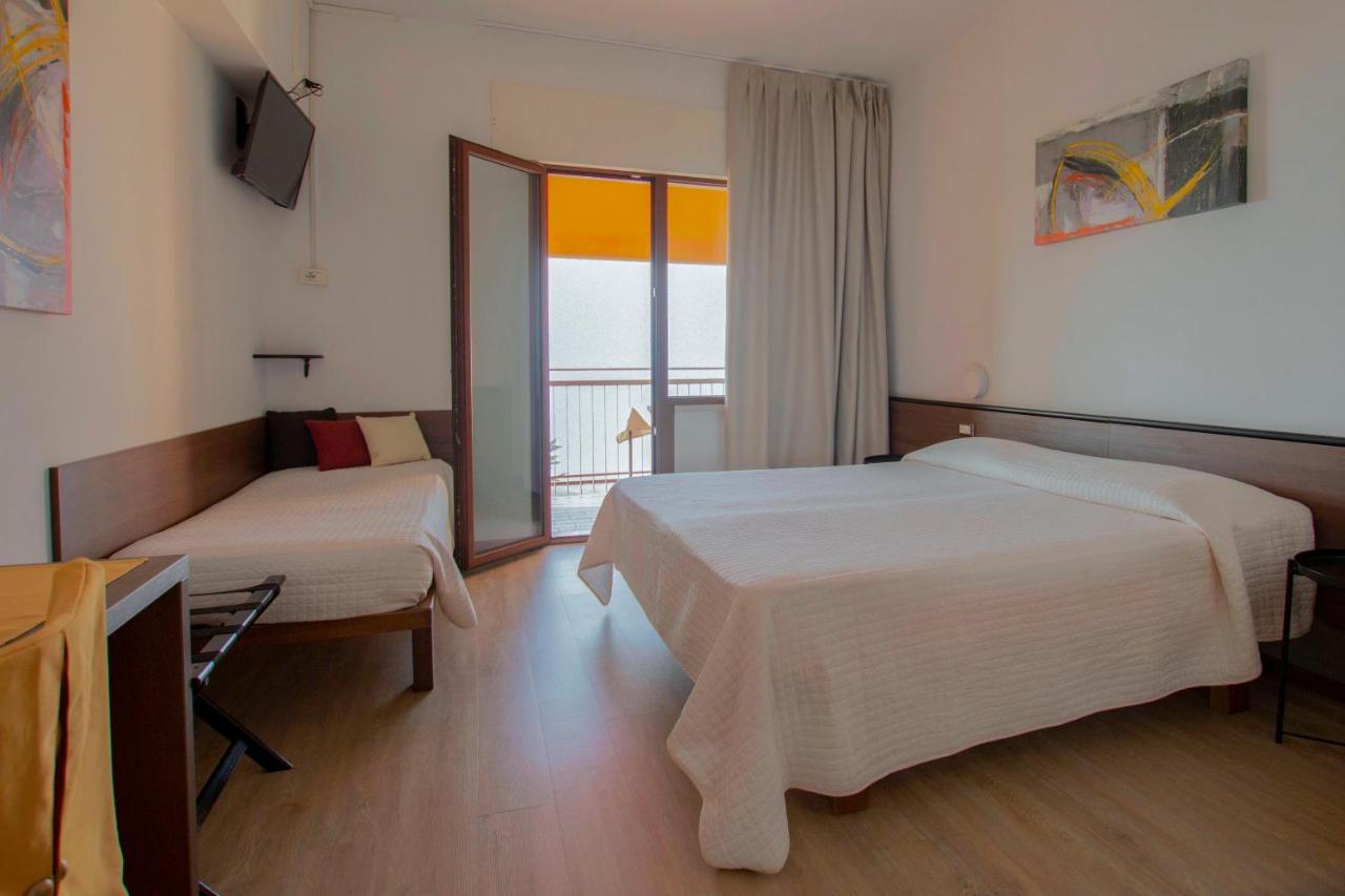 Hotel San Zeno San Zeno di Montagna Luaran gambar