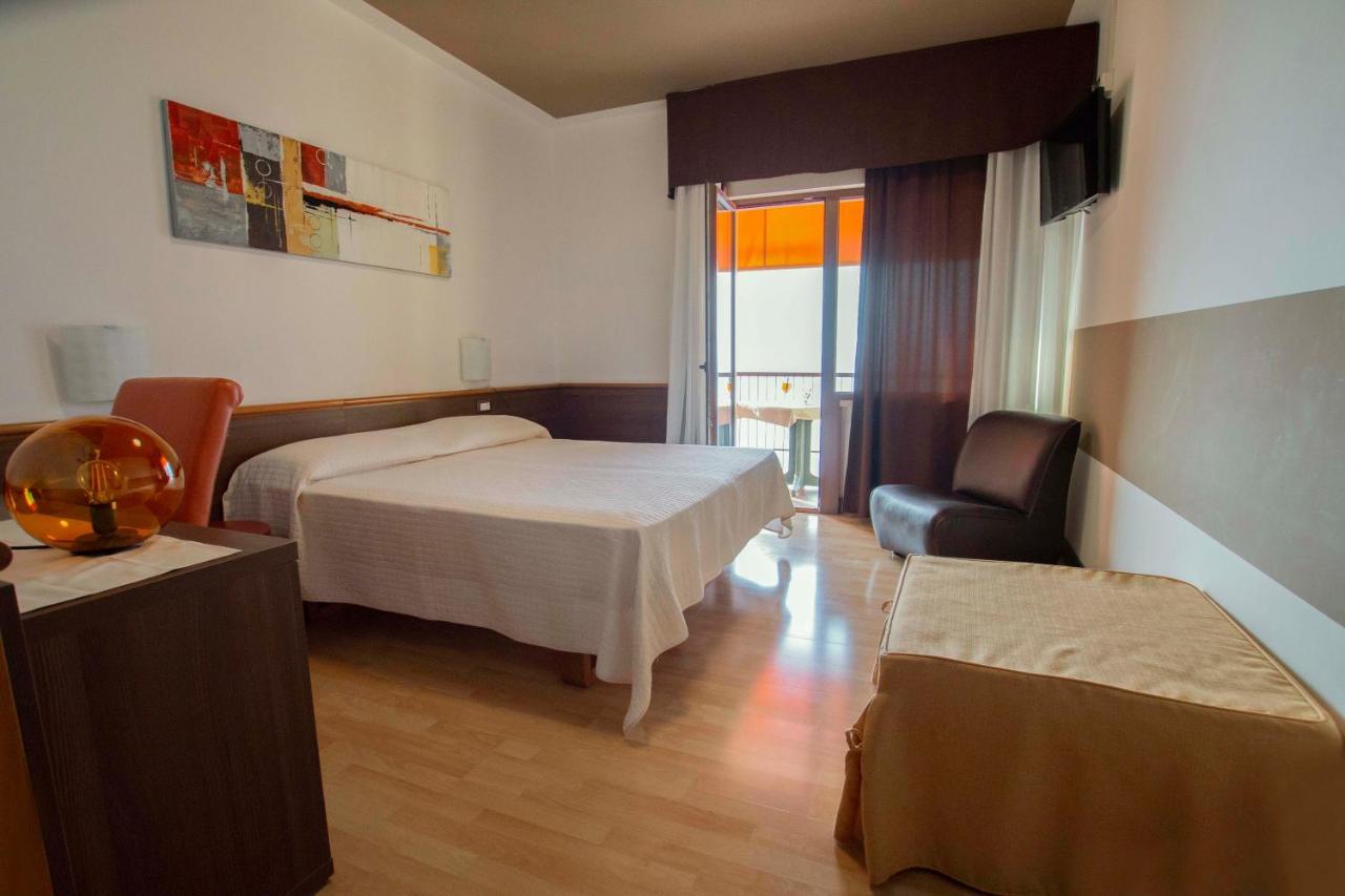 Hotel San Zeno San Zeno di Montagna Luaran gambar