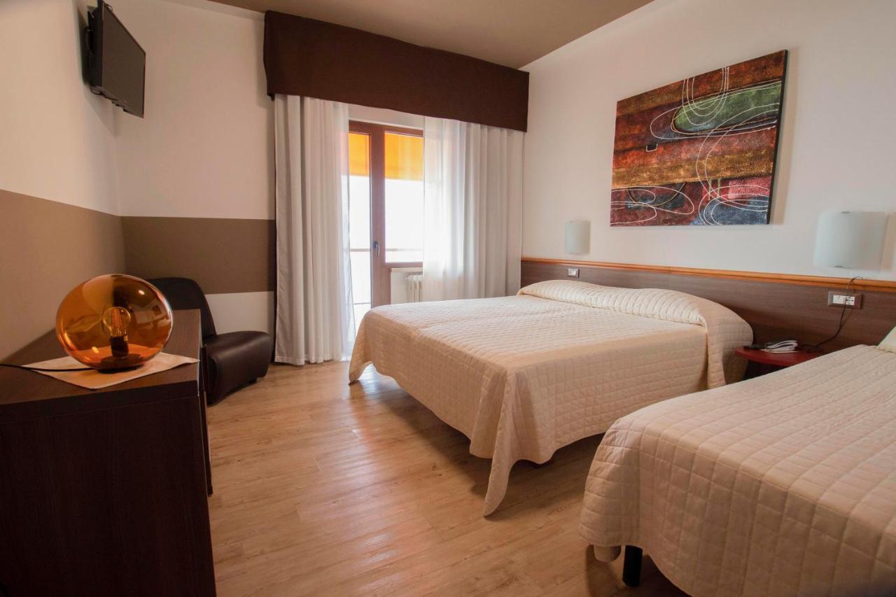Hotel San Zeno San Zeno di Montagna Luaran gambar