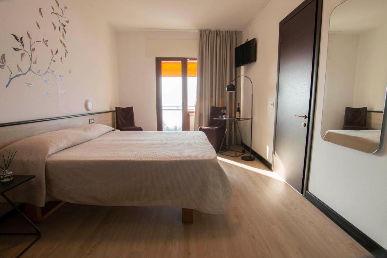 Hotel San Zeno San Zeno di Montagna Luaran gambar