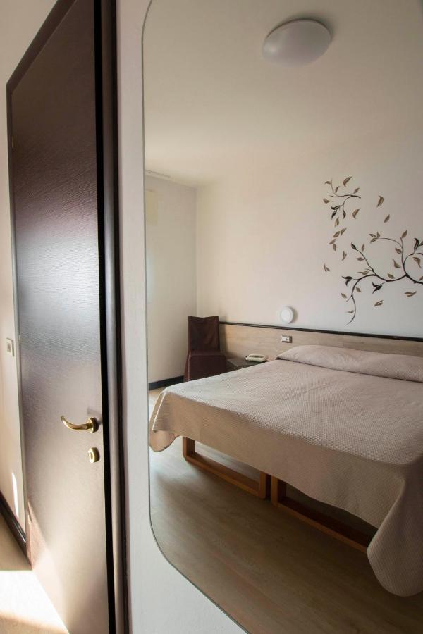 Hotel San Zeno San Zeno di Montagna Luaran gambar