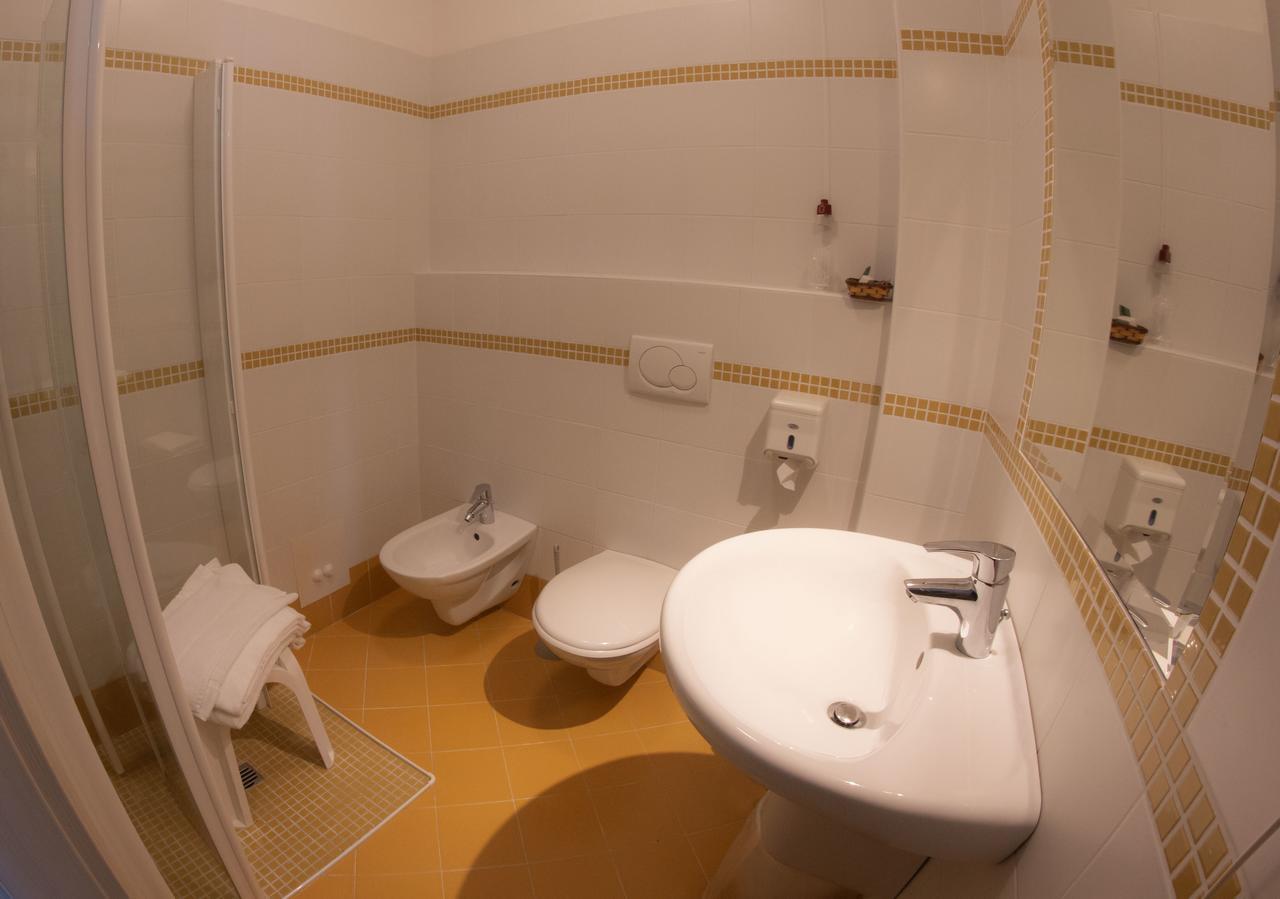 Hotel San Zeno San Zeno di Montagna Luaran gambar